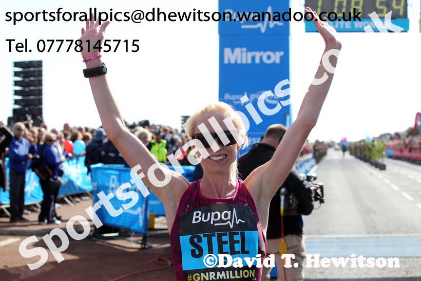 Gemma Steel 2nd in the womens 2014 BUPA Great North Run. Photo: David T. Hewitson/Sports for All Pics